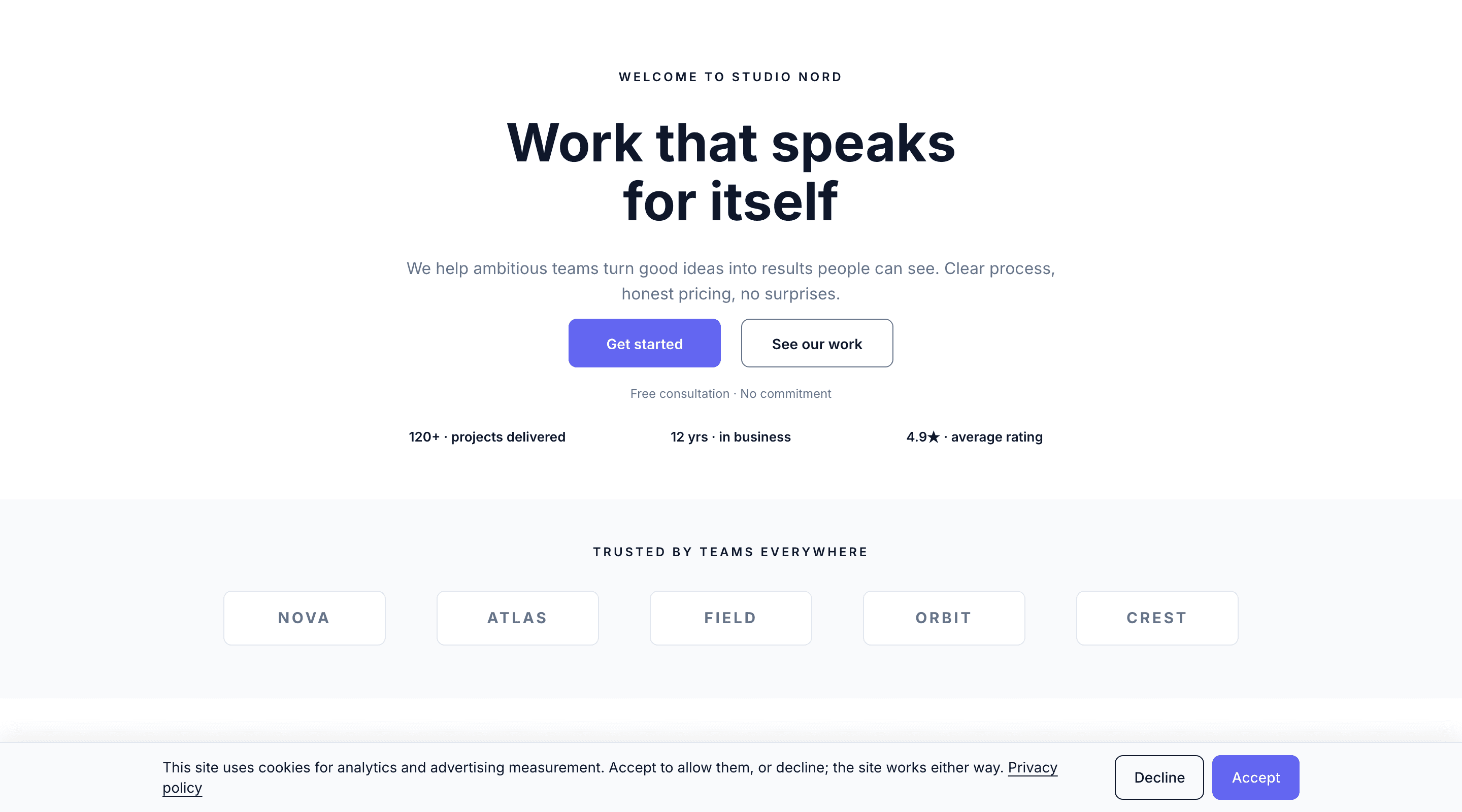 A published site with the consent banner at its foot: a sentence, a privacy policy link, Decline and Accept.
